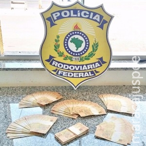 PRF prende passageiros com cocaína e dinheiro falso em pacote de erva mate