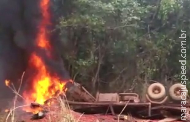 Após acidente, caminhoneiro morre carbonizado na GO-010