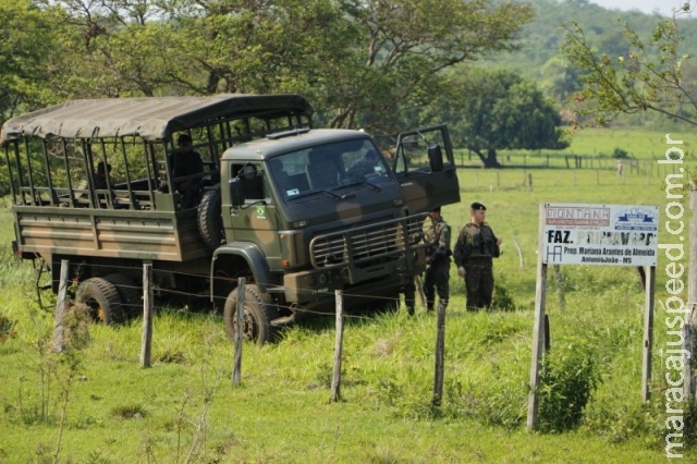 Exército encerra operação e deixa área de conflito entre índios e fazendeiros