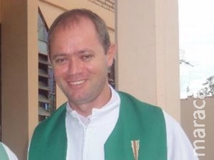 Padre que teve filho com coroinha não é mais da Arquidiocese de MS