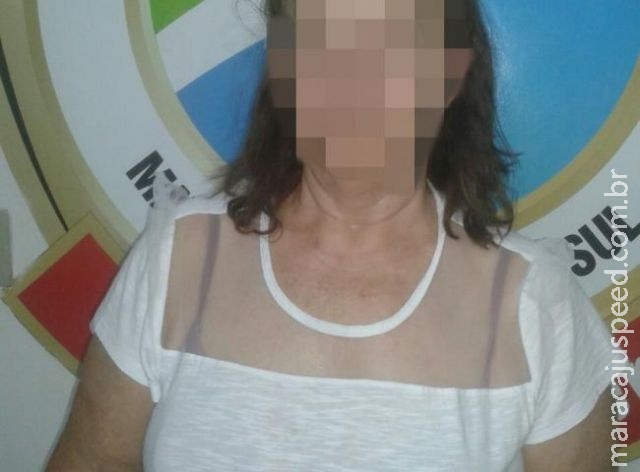 Foragida por matar homem a pauladas, mulher de 66 anos é presa