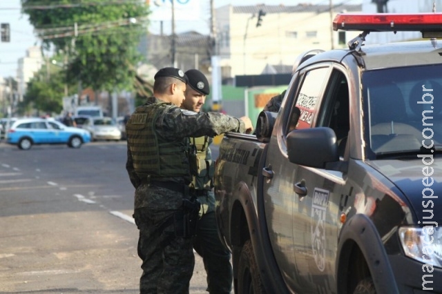 Bandidos tentam furtar caixa e risco de explosão interdita rua na Capital