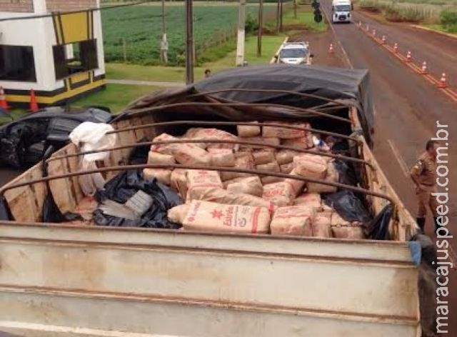 Irmãos são presos em caminhão com maconha escondida em fardos de açúcar