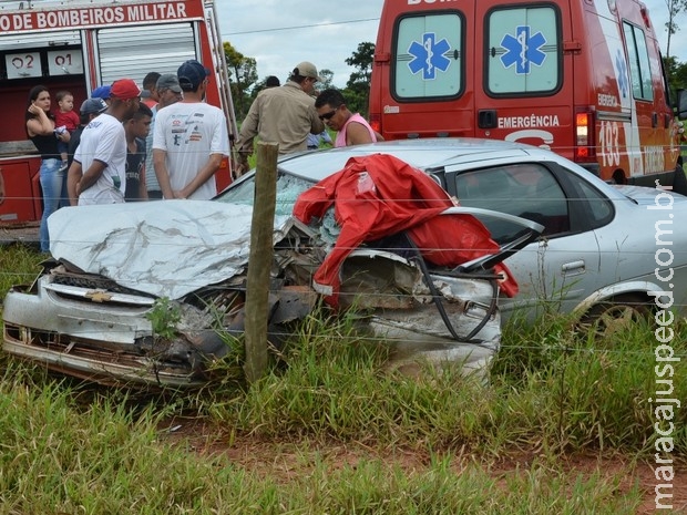 Batida de carro e furgão na MS-141 deixa 1 morto e 3 feridos em Ivinhema