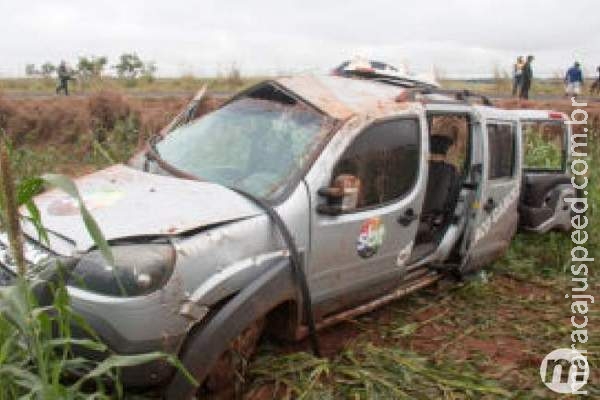 Veículo com membros de trupe circense capota e some de comboio em MS