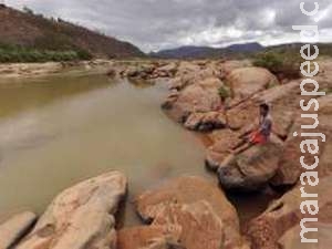  Lama faz índios Krenaks depender de água mineral