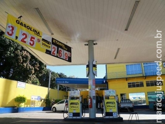 Gasolina e diesel ficam mais baratos nas refinarias a partir desta quinta