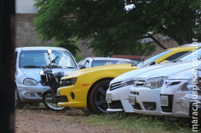 Ação envolve 17 delegacias, prende 19 e apreende Camaro amarelo e 2 BMW