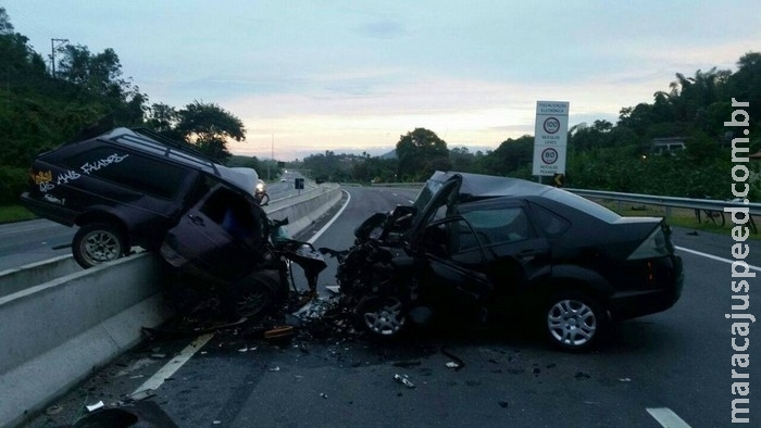 Dois acidentes graves deixam ao menos 10 mortos na BR-101