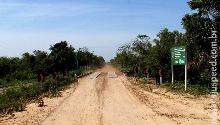 Agesul realiza serviço emergencial e libera ponte na MS-184 para caminhões