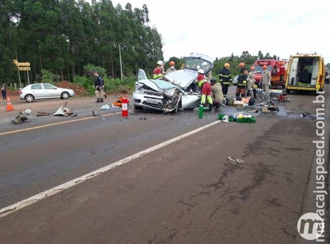 Colisão entre pálio e ônibus deixa 4 feridos na BR-163