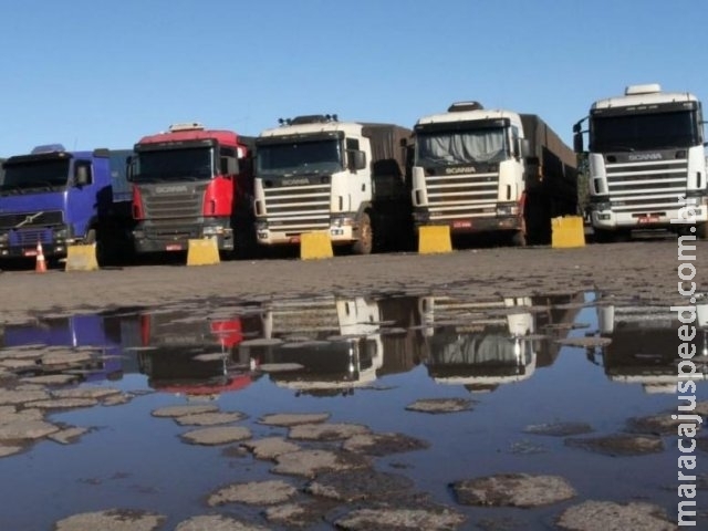 Caminhoneiros decidem nem pegar a estrada para aderir a paralisação