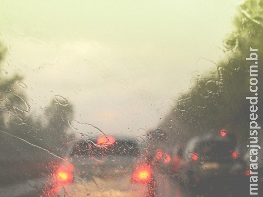 Chuva, alta velocidade e desgaste nos pneus são uma combinação perigosa