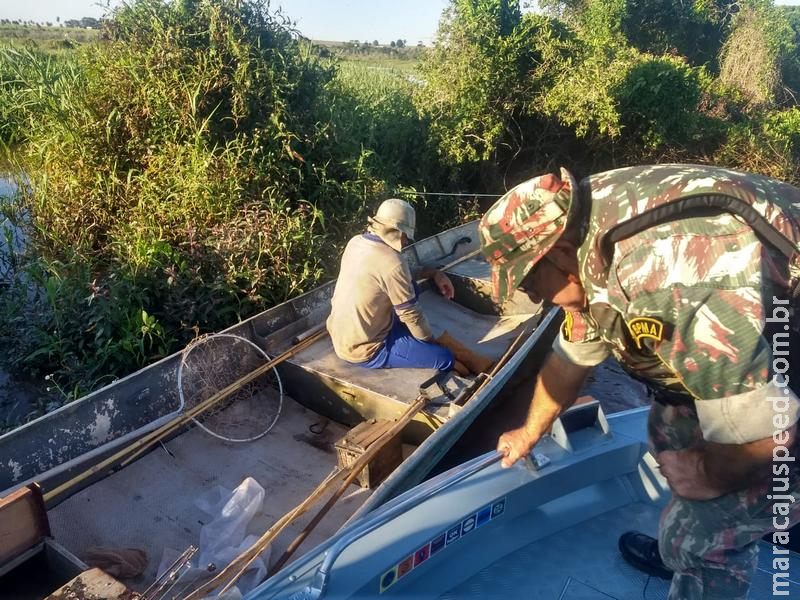 Polícia Militar Ambiental prende e autua em R$ 4 mil quatro pescadores por pesca com petrechos ilegais