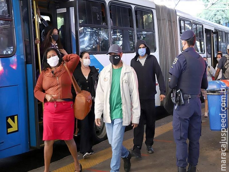 Projeto estabelece uso obrigatório de máscara em todo país