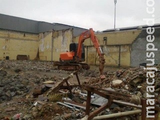 Sem autorização, construtora demoliu ‘box’ de comerciante na madrugada de Corpus Christi