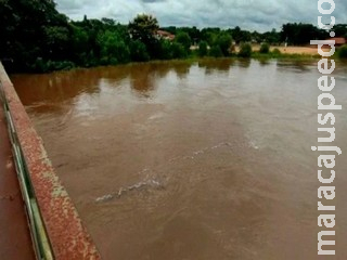 Ainda acima da média, nível do Rio Aquidauana segue diminuindo e situação é considerada estável