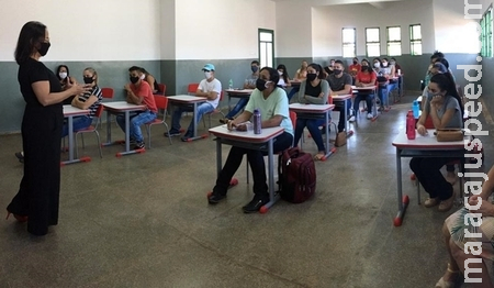  Educação capacita assistentes de sala de alunos com necessidades educacionais especiais 