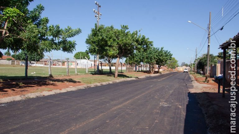 Equipes iniciam obras que irão asfaltar ruas na região do bairro Campo Nobre