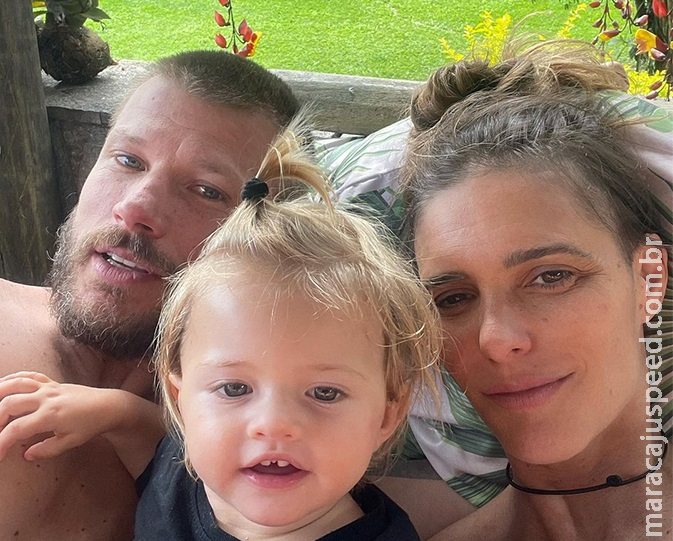  Fernanda Lima e Hilbert divulgam vídeo comendo a placenta do parto da filha 