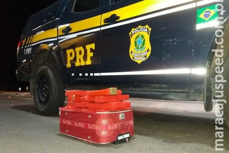 PRF de Sidrolândia prende casal com mais de 50kg de Maconha 