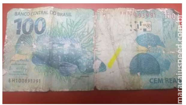 Adolescente que vende doces chora após ser enganado com nota falsa de R$ 100