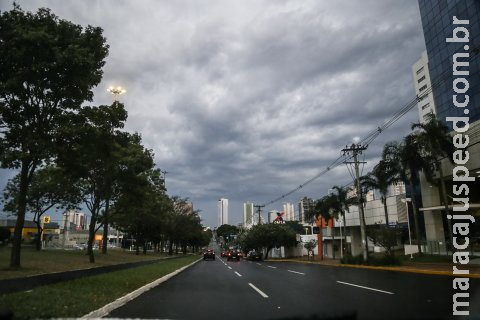 Chuva se espalha por todo MS nesta terça, acompanhada de raios e ventos fortes