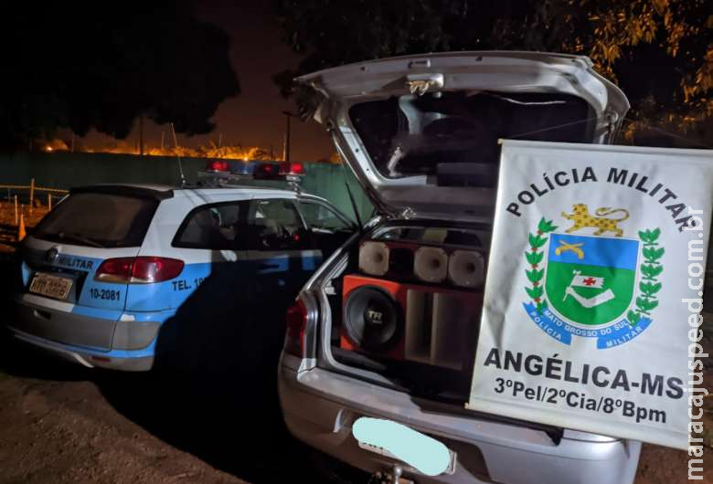 Homem é levado para delegacia por som alto na rua 