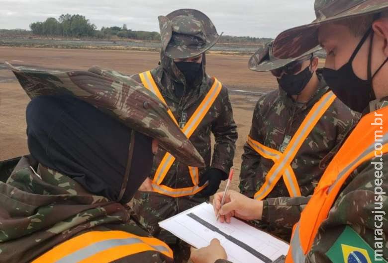 Obra no aeroporto serve de estágio para alunos do Instituto Militar de Engenharia