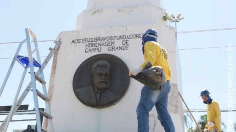 Um dos principais monumentos de Campo Grande, Obelisco começa a ser revitalizado