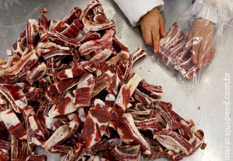 Queda no preço da carne pode ser “presente de Natal” a brasileiros no fim do ano 