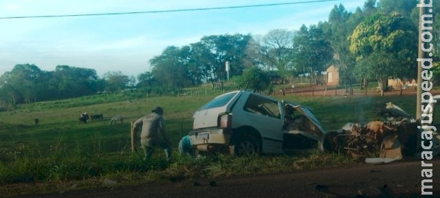 Acidente entre carro e caminhão de prefeitura mata jovem de 26 anos