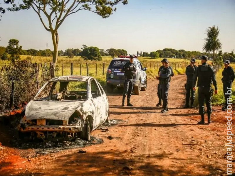 Corpo carbonizado é encontrado dentro de carro em estrada vicinal em Campo Grande