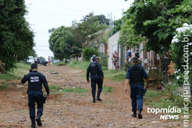 Vizinho arromba porta e espanca idoso e mulher em Anhanduí