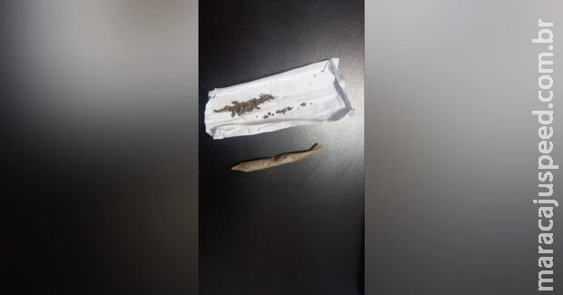 Adolescente é apreendido com cigarros de maconha em escola de Dourados