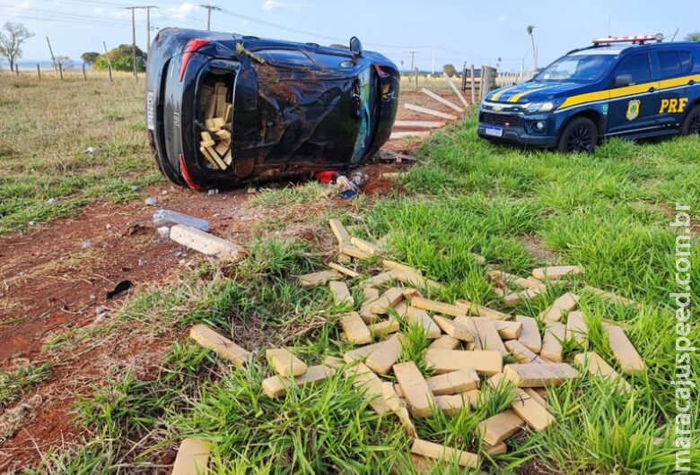 Motorista que capotou carro com mais de meia tonelada de maconha disse que receberia R$ 5 mil