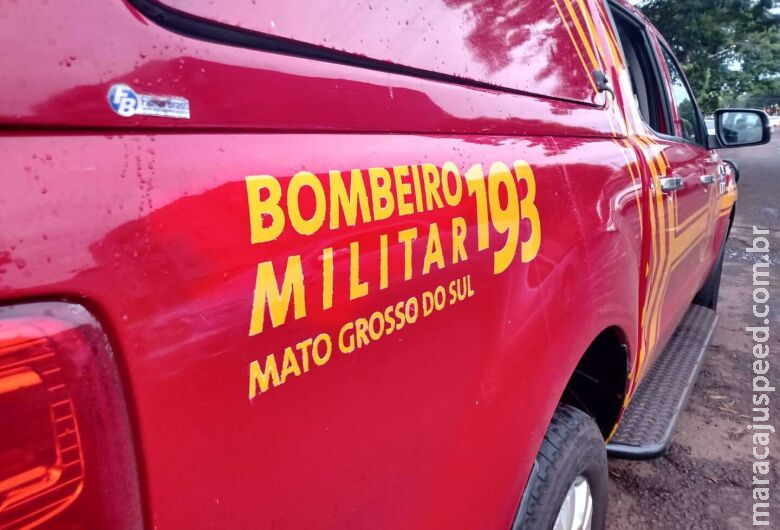 Bombeiros são acionados após mulher ameaçar explodir apartamento e flagram briga entre irmãos