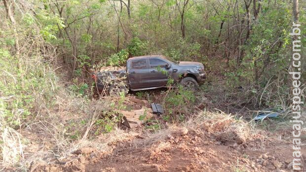 Traficante cai de penhasco e deixa droga espalhada em estrada vicinal em Terenos