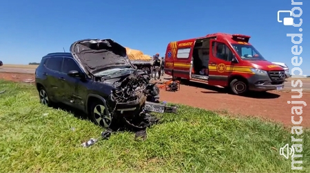 Duas pessoas morrem e Fiat Uno fica partido ao meio em acidente na BR-060