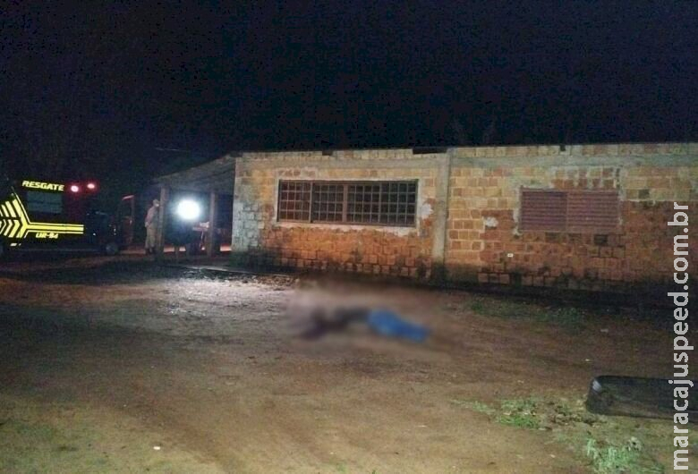 Homem é assassinado a golpes de faca após discussão em residência