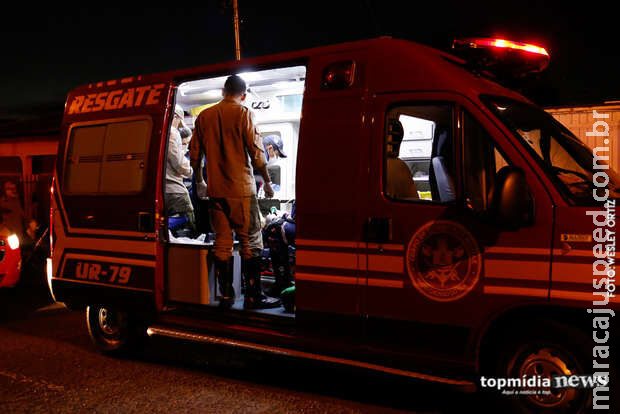 Jovem tenta separar briga em bar e acaba esfaqueado no Santa Carmélia