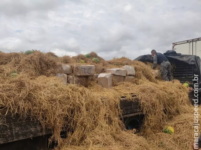 Mais de 1 tonelada de maconha é apreendida em meio a carga de melancias em caminhão em Campo Grande