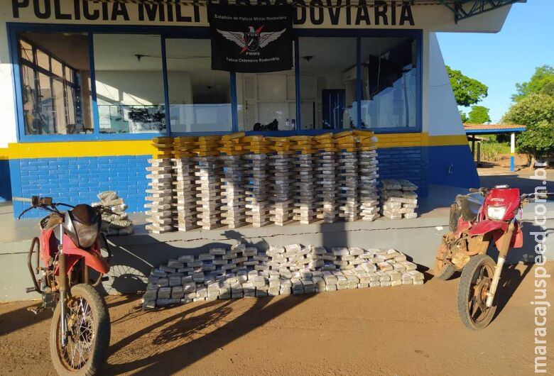 Comboio de motos foge e polícia apreende mais de 300 kg de droga