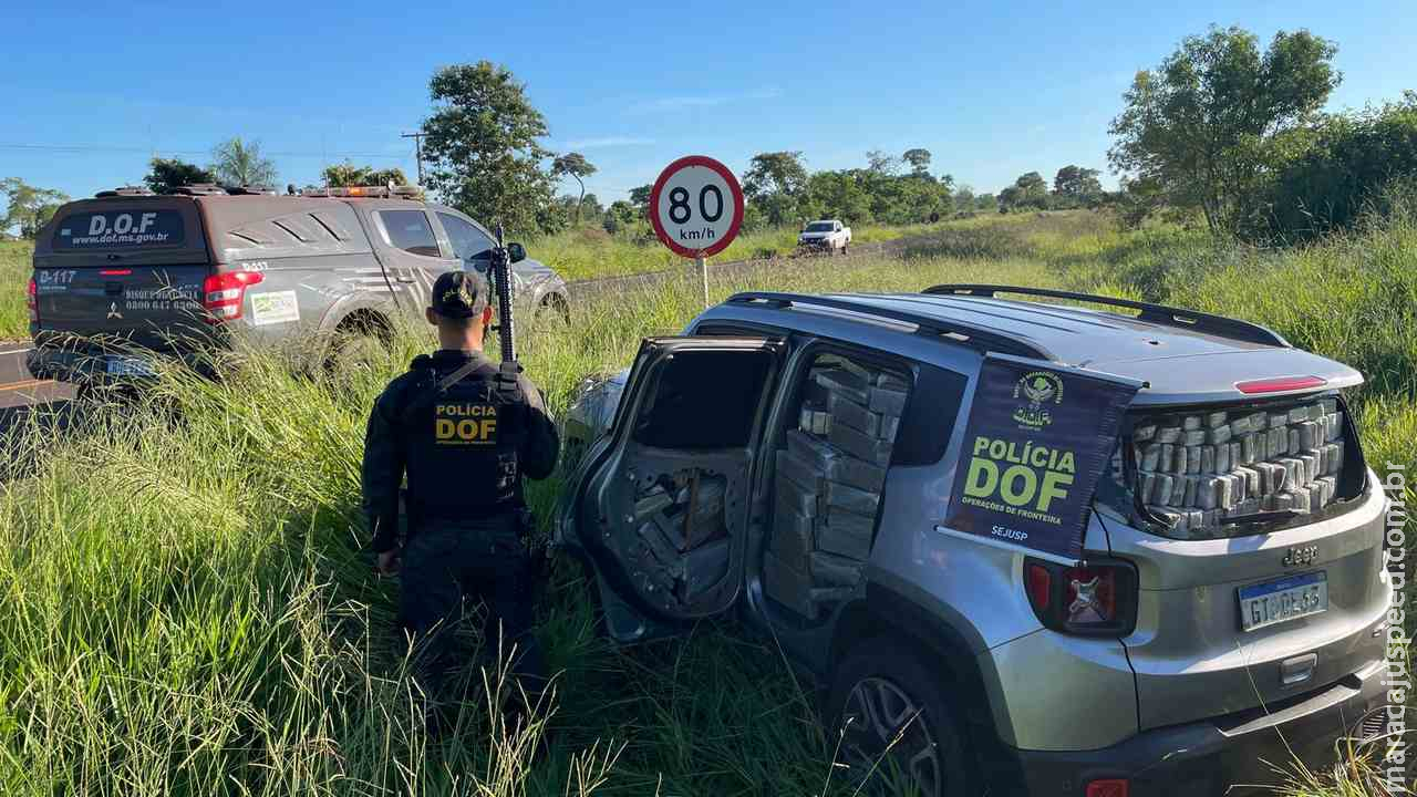 Com carro lotado de maconha, traficante fura bloqueio policial, sai da pista e acaba preso