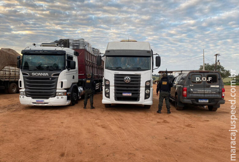 Caminhões carregados com carga irregular de sucatas são apreendidos