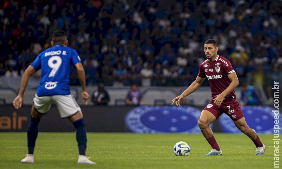 Fluminense e Cruzeiro medem forças no Maracanã pelo Brasileirão