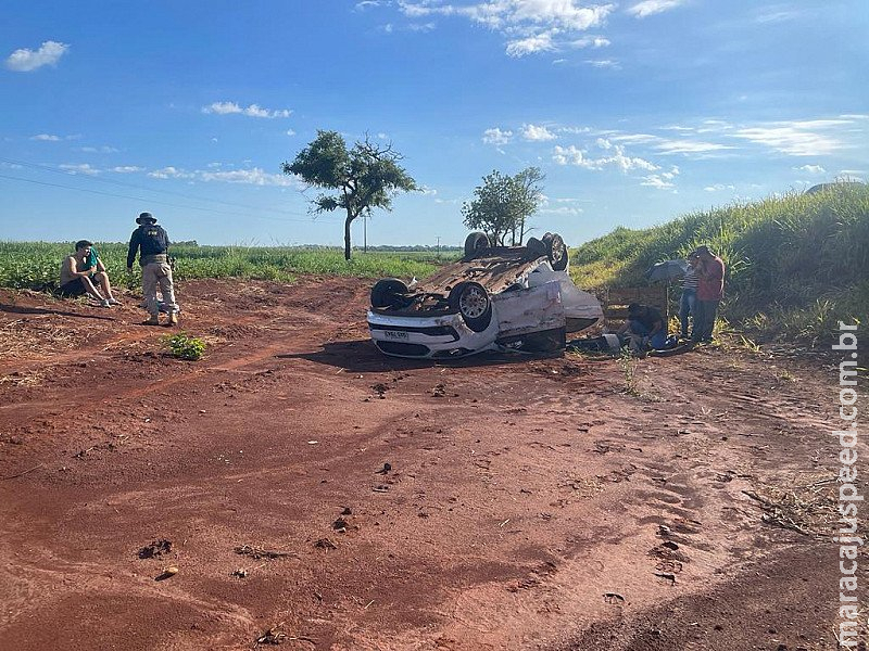 Carro capota após pneu estourar entre Dourados e Ponta Porã