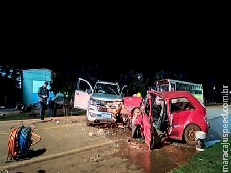 Homem fica preso nas ferragens ao bater de frente com caminhonete em Rio Brilhante