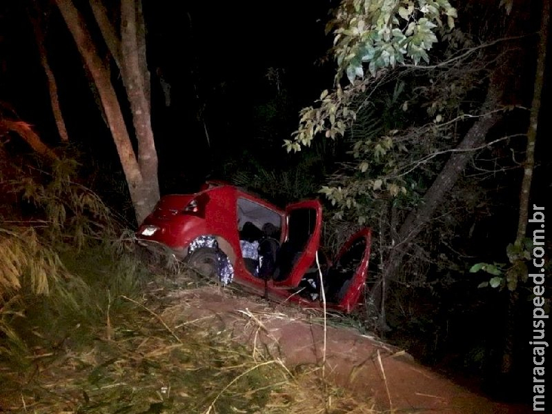 Adolescente morre e duas mulheres ficam feridas após carro sair de pista, na MS-339