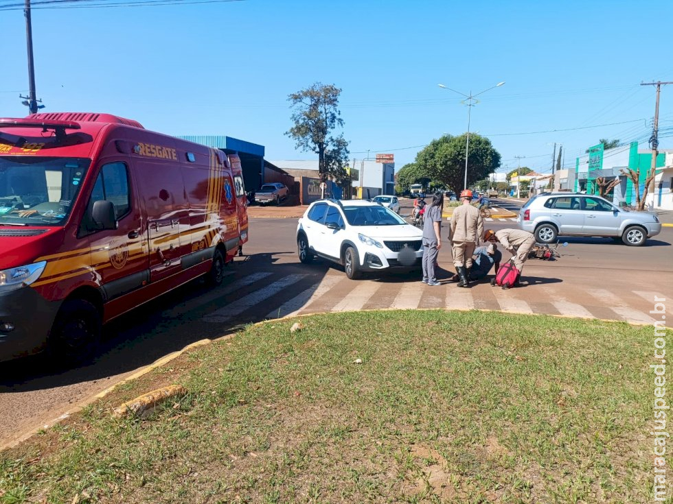 Casal indígena é socorrido após acidente entre carro e moto em Caarapó